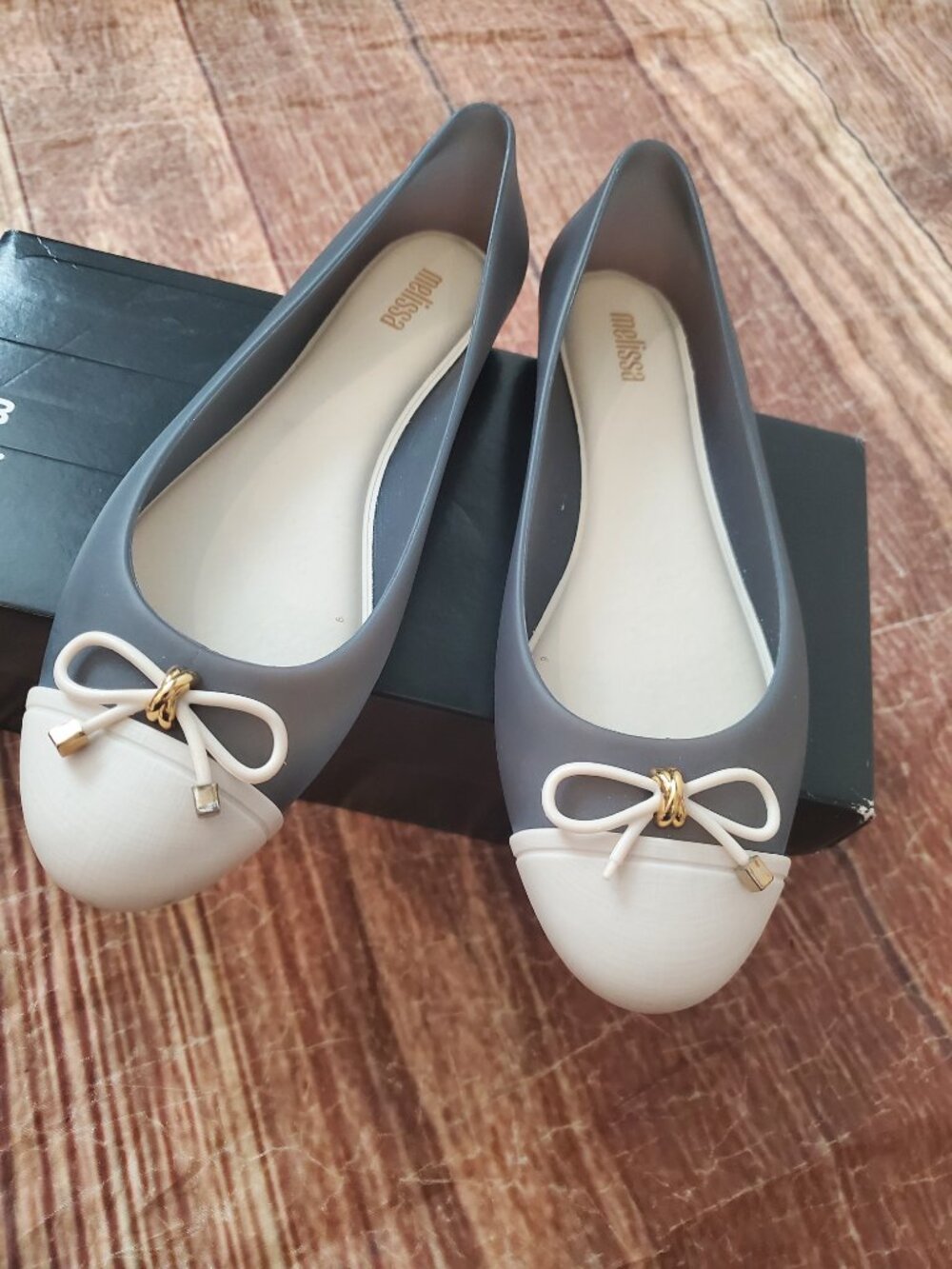 Melissa Doll Gray Off White Ballet Flats Sz 7